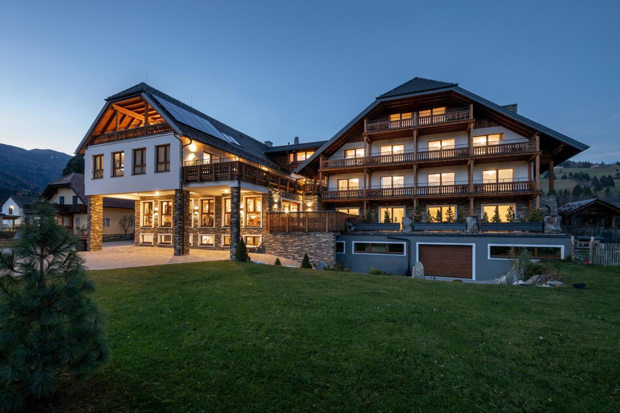 Hotel Haus Lungau Mauterndorf  Exterior photo